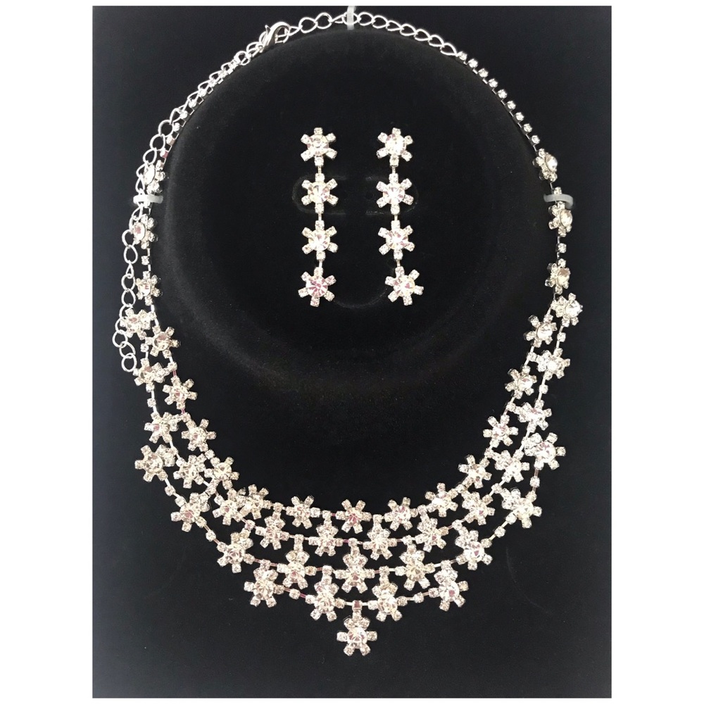 🆕 New Rhinestone Necklace & Earrings Set